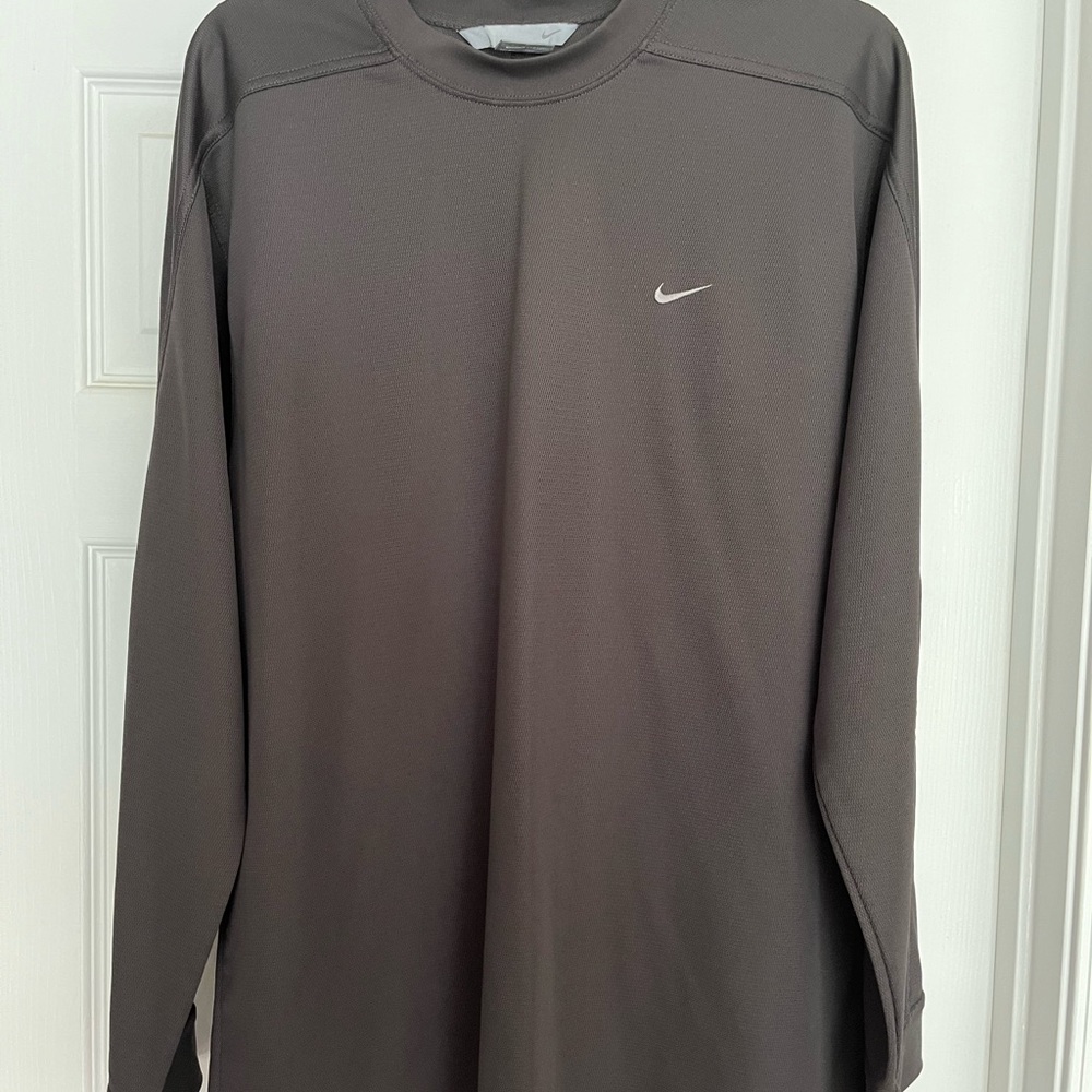 Nike Men's Dark Gray Long Sleeve Tee